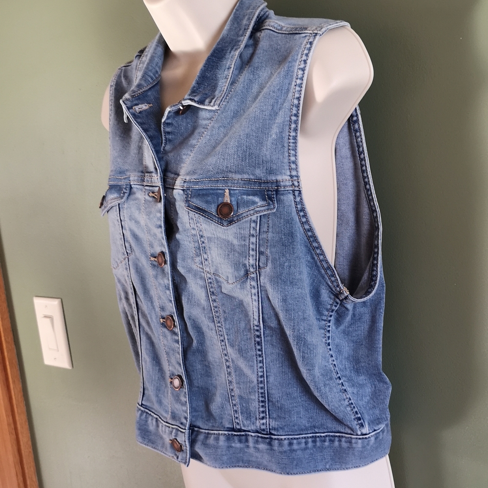 Brody Jeans Light Wash Denim Button Vest Medium Fit - Picture 5 of 11